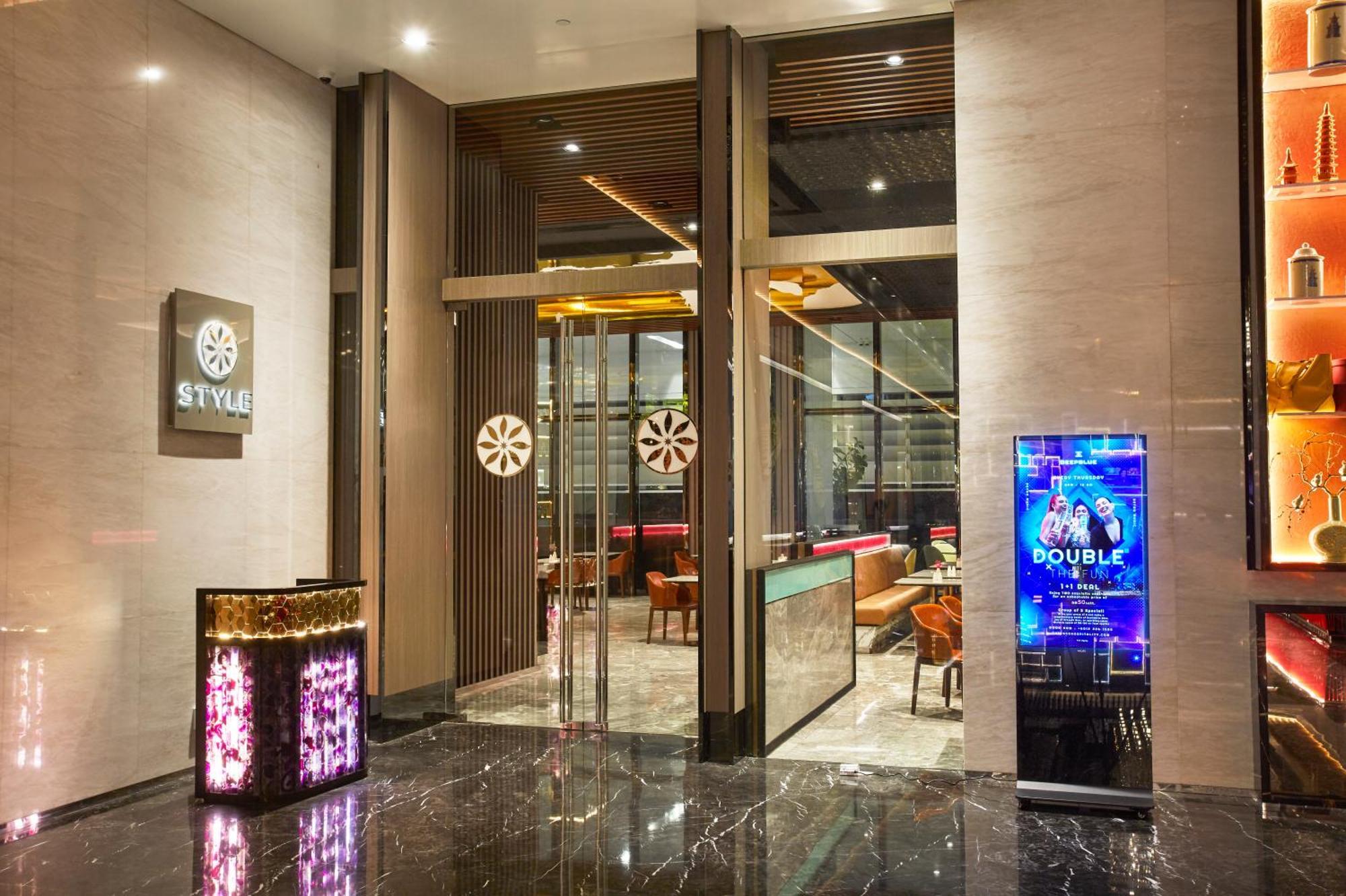 The Face Style Hotel Kuala Lumpur Dış mekan fotoğraf Entrance of Double Club